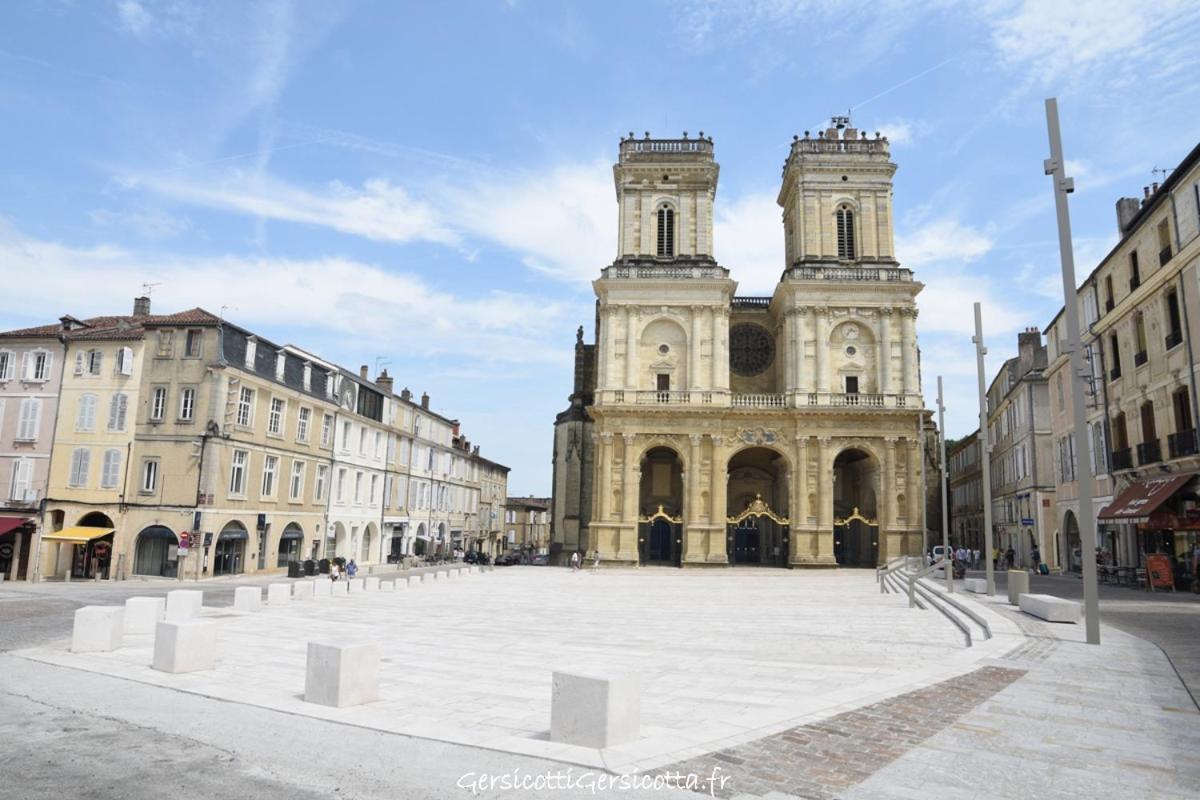 Le Gersois - T2 Moderne - Auch Centre- Wifi Gratuit Apartment ภายนอก รูปภาพ