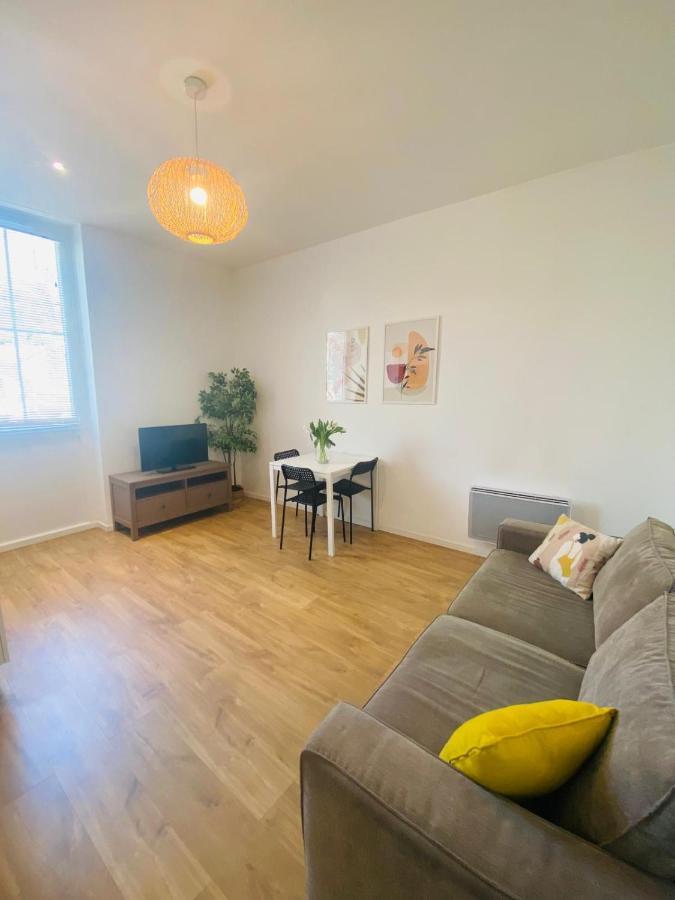 Le Gersois - T2 Moderne - Auch Centre- Wifi Gratuit Apartment ภายนอก รูปภาพ